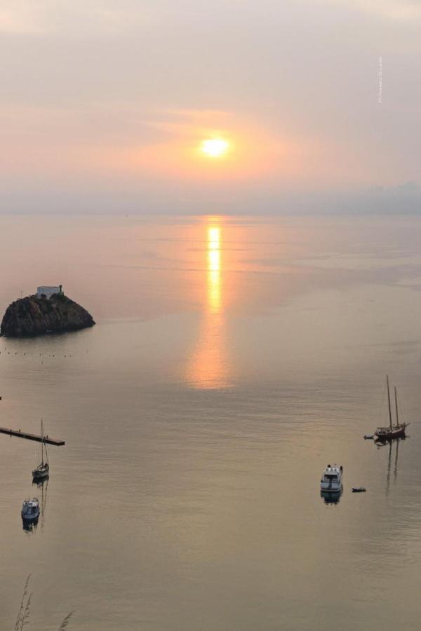 Villa Isabella Ponza Eksteriør billede